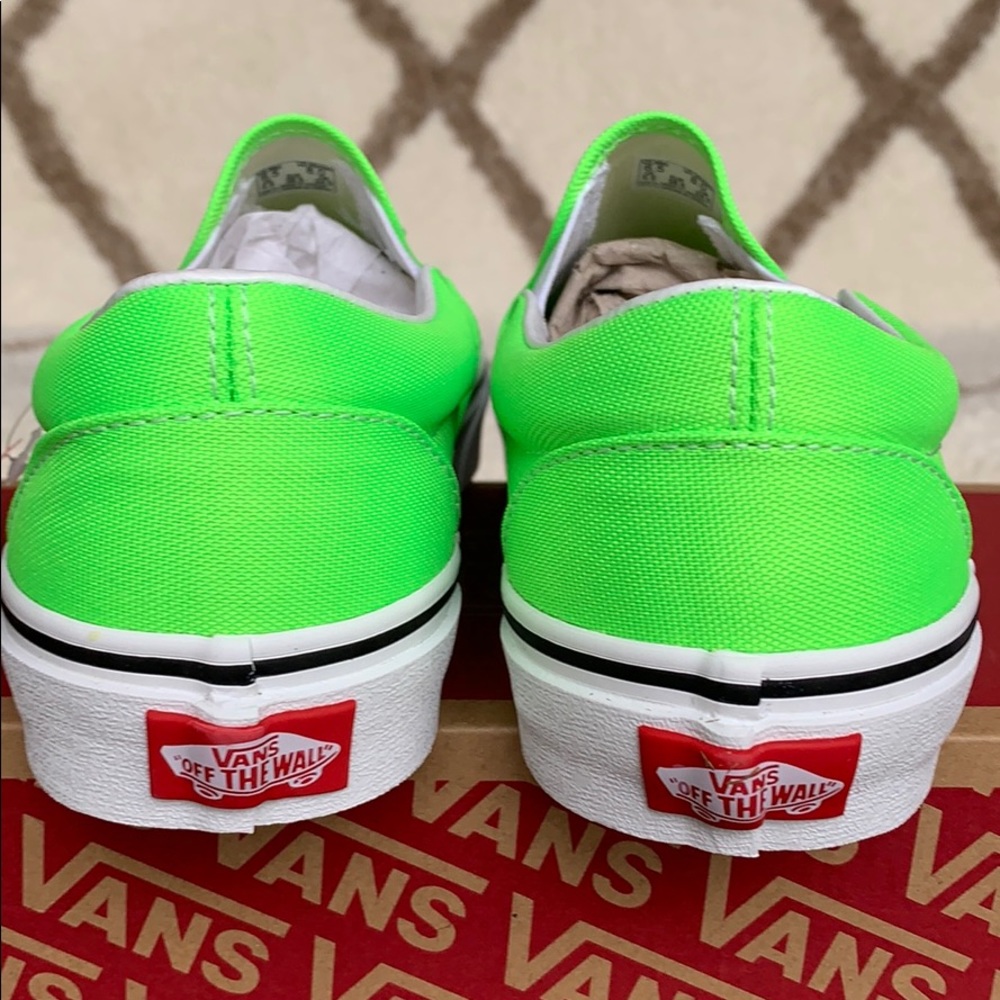 VANS CLASSIC SLIP ON NEON Green Gecko/True White - Picture 8 of 16
